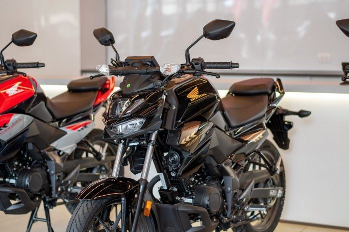 honda-cb125-hornet-1