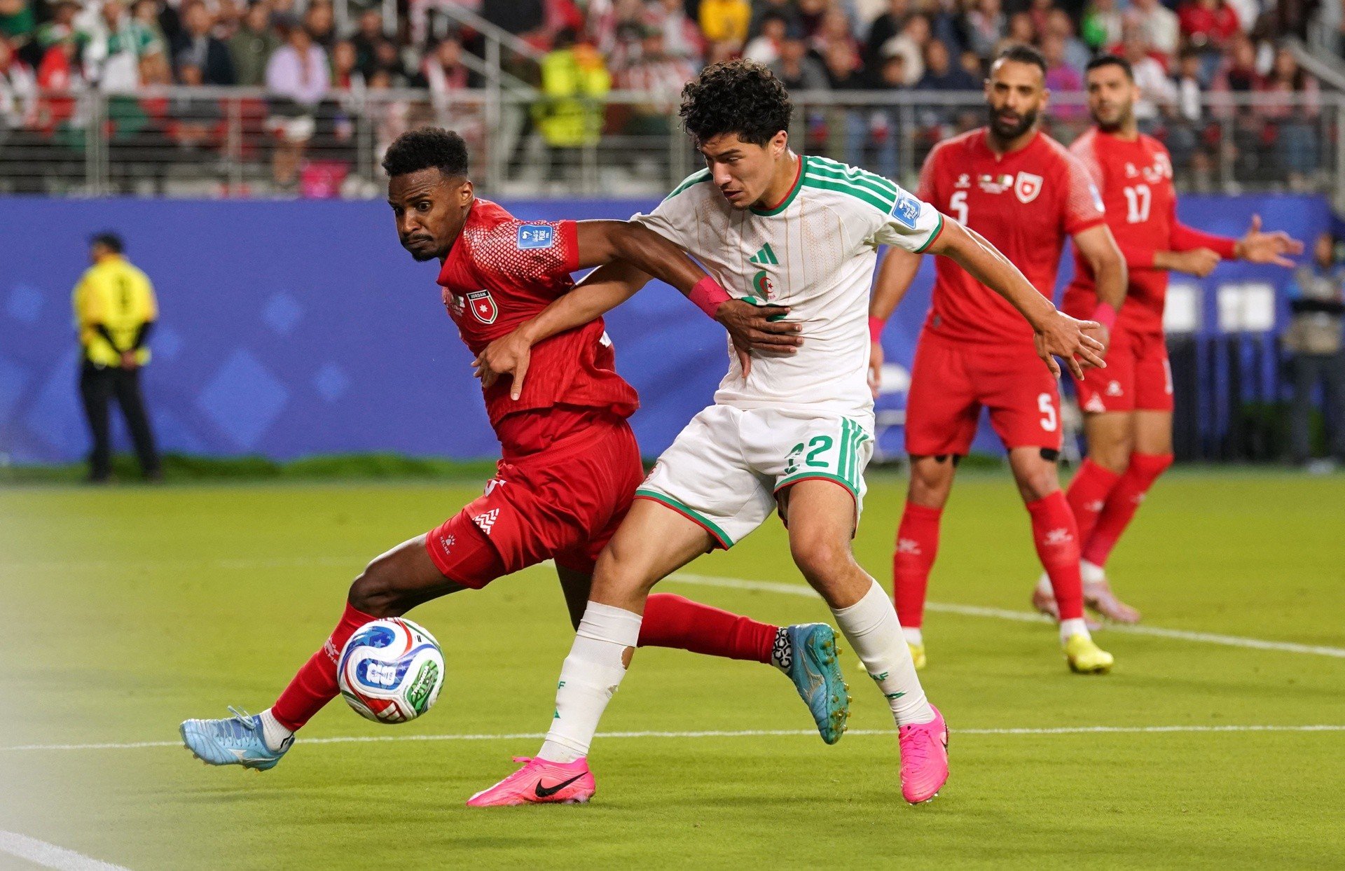 Cau thu, Ibrahim Maza, Viet, Algeria, FIFA, Cau thu goc Viet anh 11