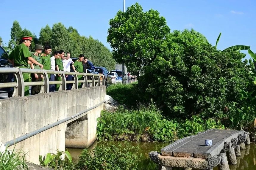 25-1782350118-hai-phong-tam-giu-nhom-doi-tuong-dieu-xe-cau-trom-cay-cau-da-co-tram-tuoi