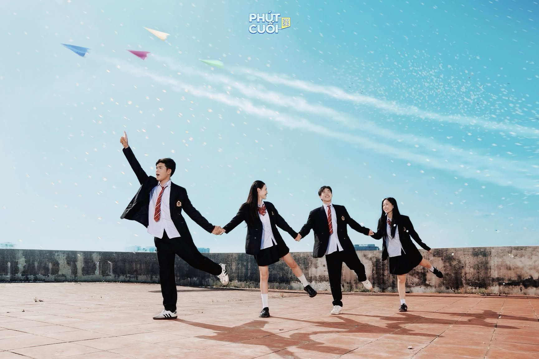 25-1782396567-bo-anh-fold-and-fly-diem-cham-thi-giac-an-tuong-cua-phut-cuoi-2026