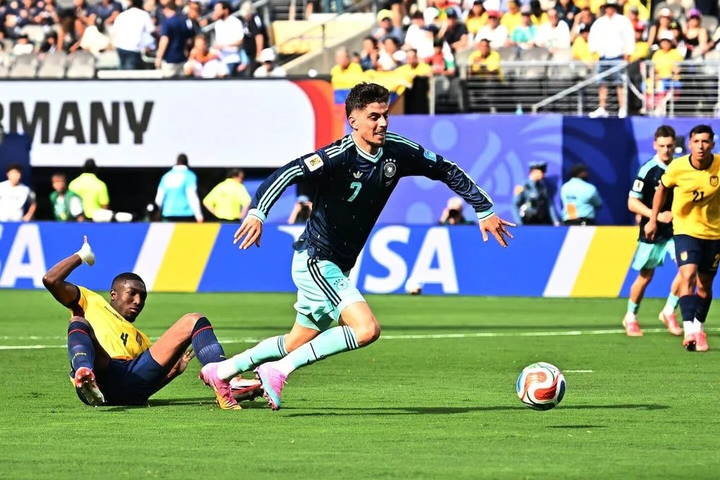26-1782432981-dia-chan-tai-metlife-ecuador-quat-nga-tuyen-duc-giat-ve-vot-vao-vong-116-world-cup-2026