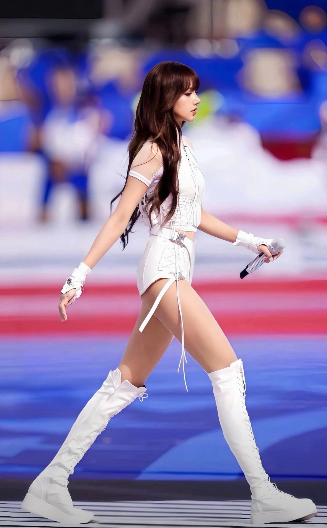 26-1782435440-than-thai-ngut-ngan-cua-lisa-blackpink-hau-nghi-van-bi-ban-trai-tai-phiet-da-sau-3-nam-man-nong