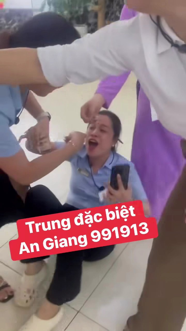 26-1782469891-clip-nhom-nhan-vien-du-lich-phu-quoc-trung-doc-dac-xo-so-mien-nam-gay-bao-mang