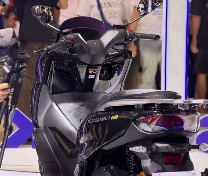 Suzuki-Burgman-15-6