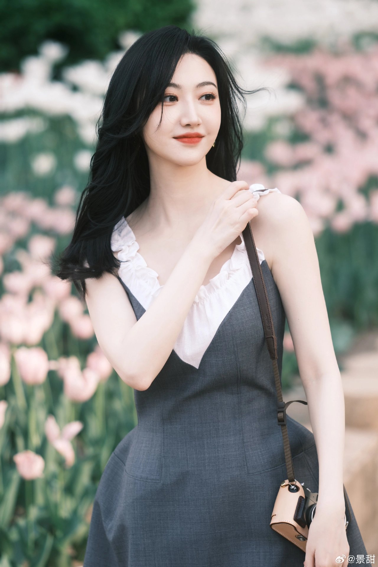 28-1782607734-ngoc-nu-showbiz-dan-xep-em-dep-vu-lua-tien-mang-thai-ho-tai-xuat-rang-ro-sau-scandal-chan-dong