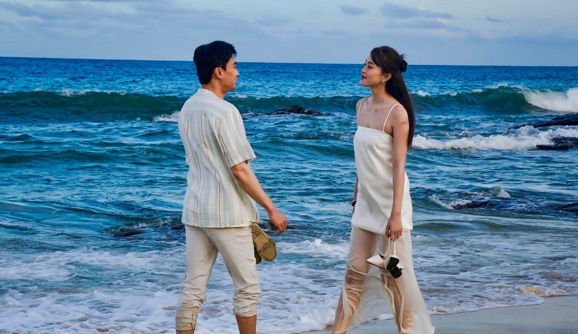 29-1782699842-my-nhan-viet-so-huu-visual-mat-troi-theo-chan-duoc-khen-dep-chan-dong-khi-dung-hang-sao-hoa-ngu