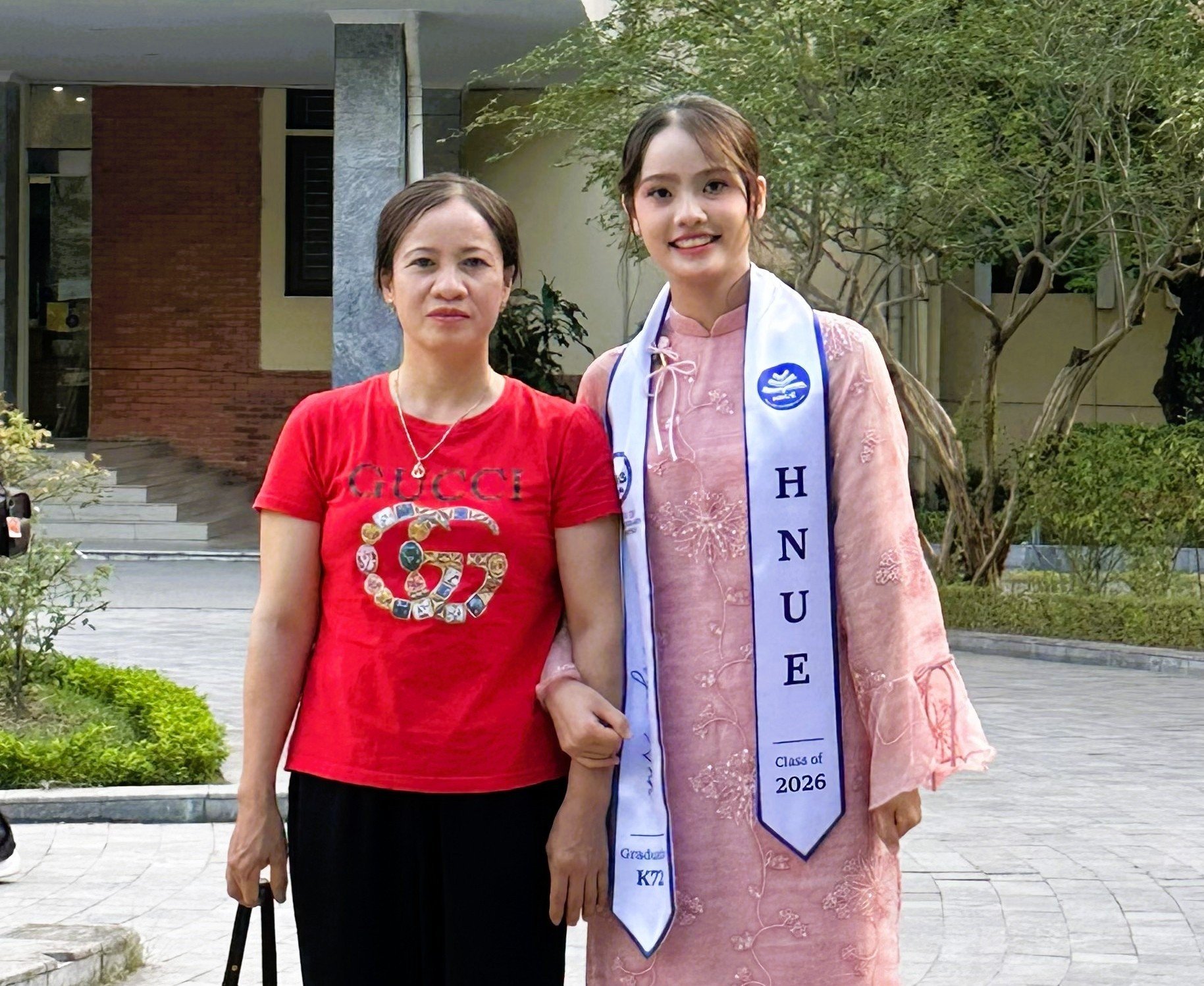 29-1782718956-tu-co-be-di-thu-gom-phe-lieu-den-ngoi-vi-thu-khoa-xuat-sac-truong-dai-hoc-su-pham-ha-noi