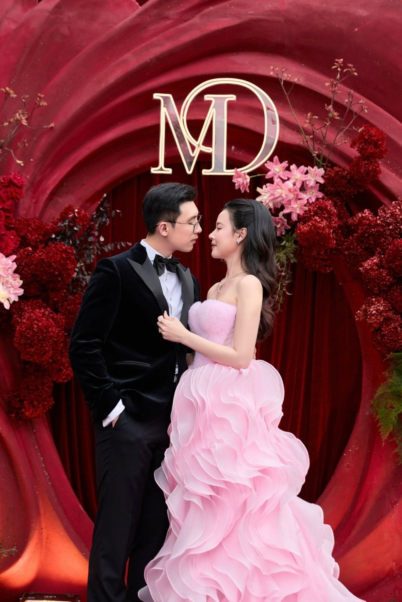 01-1782873311-bi-chi-trich-lo-lang-khi-lam-tiec-ky-niem-2-nam-ngay-cuoi-midu-chinh-thuc-len-tieng