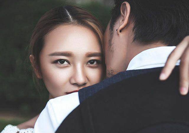 Không bao giờ tưới cây nay lại trồng hoa hồng, anh chồng bị vợ bóc phốt ngoại tình - Báo Phụ Nữ