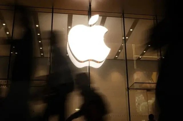 02-1782966312-apple-chap-nhan-rui-ro-mua-chip-nho-tu-trung-quoc-giua-con-khan-hiem-vi-ai