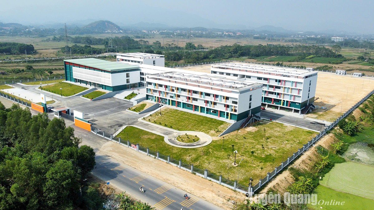 Trường THPT Chuyên Tuyên Quang: Ngôi trường mới hiện đại bậc nhất được đưa vào sử dụng - Báo Tuyên Quang điện tử