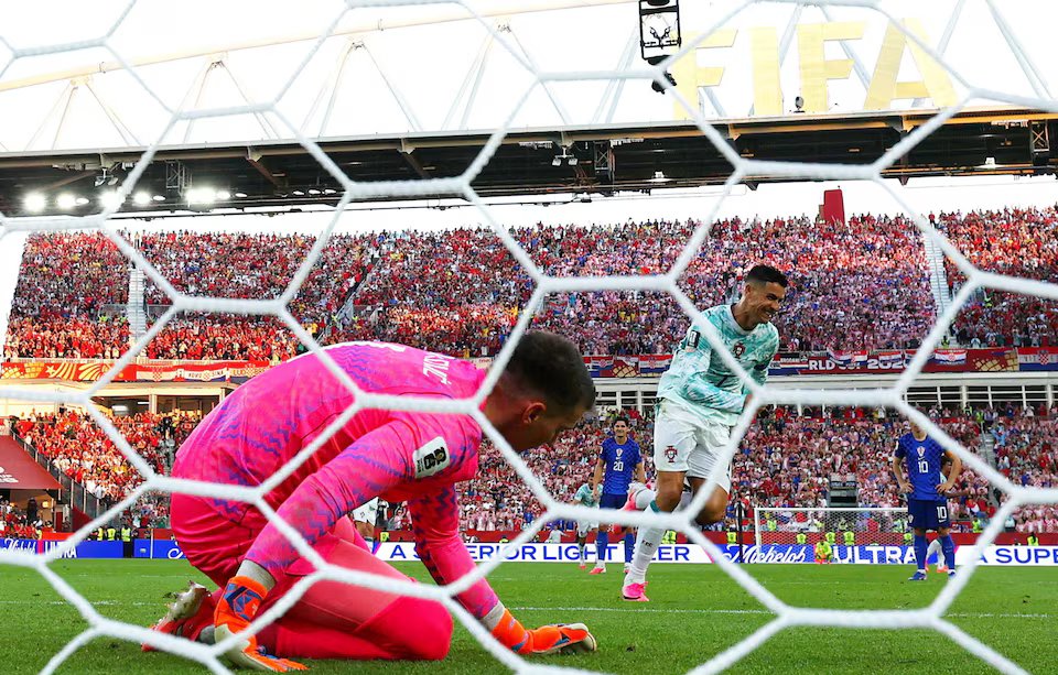 03-1783048008-cristiano-ronaldo-xoa-dop-tit-ngoi-knock-out-world-cup-lap-them-ky-luc-moi