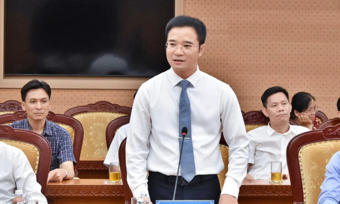04-1783128168-chinh-thuc-pho-tu-lenh-canh-sat-co-dong-giu-chuc-chanh-van-phong-bo-tai-chinh
