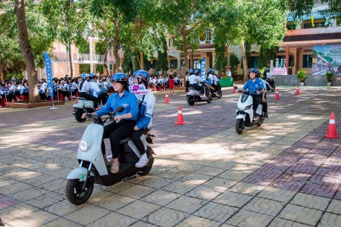 Anh-01