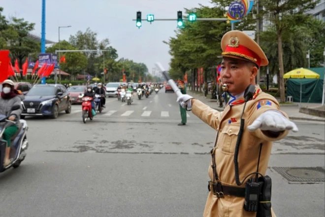 06-1783342501-ha-noi-cam-han-che-phuong-tien-tren-nhieu-tuyen-pho-trong-2-ngay