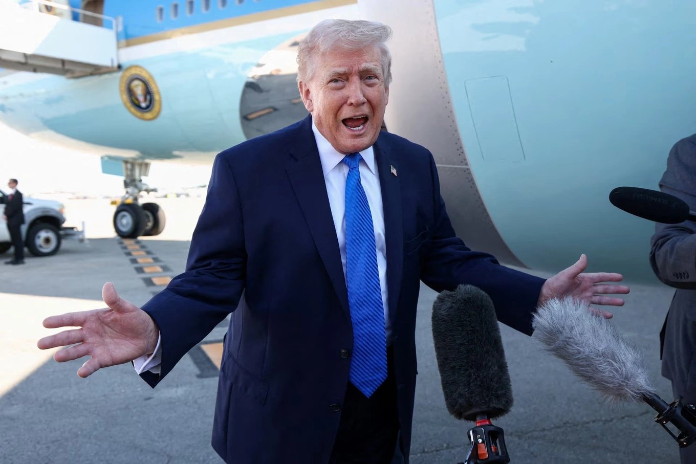 07-1783395261-ong-trump-lai-doa-iran-hoac-dat-thoa-thuan-hoac-my-se-hanh-dong