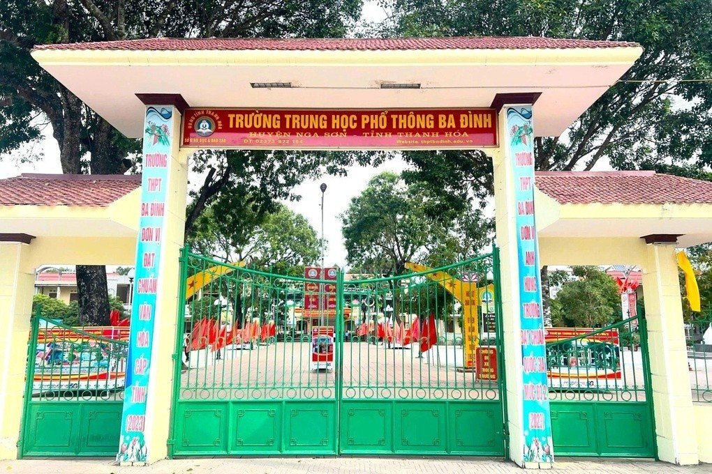 08-1783493217-nghi-luc-phi-thuong-cua-co-hoc-tro-xu-thanh-tu-hoc-tieng-trung-tai-nha-xuat-sac-gianh-cu-dup-thu-khoa
