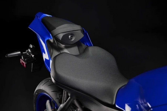 Yamaha-R7-7
