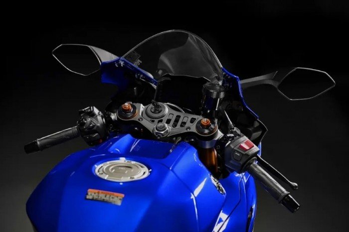 Yamaha-R7-3