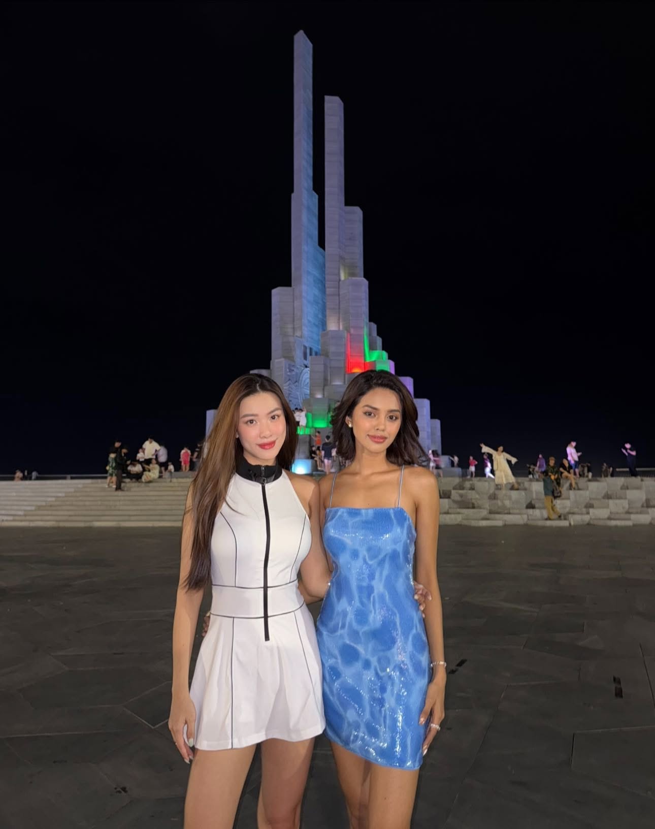 11-1783736436-a-hau-kim-duyen-gay-tranh-cai-vi-chuc-dai-dien-campuchia-mang-vuong-mien-ve-tai-miss-world-2026