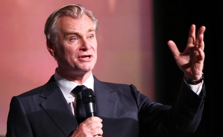11-1783755114-christopher-nolan-phot-lo-tranh-cai-quanh-bom-tan-250-trieu-usd-toi-da-quen-voi-dieu-do-sau-10-nam-gan-bo-voi-batman