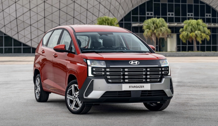 11-1783774937-loat-xe-hyundai-uu-dai-kich-tran-thang-7-accent-santa-fetucson-huong-loi-len-toi-220-trieu