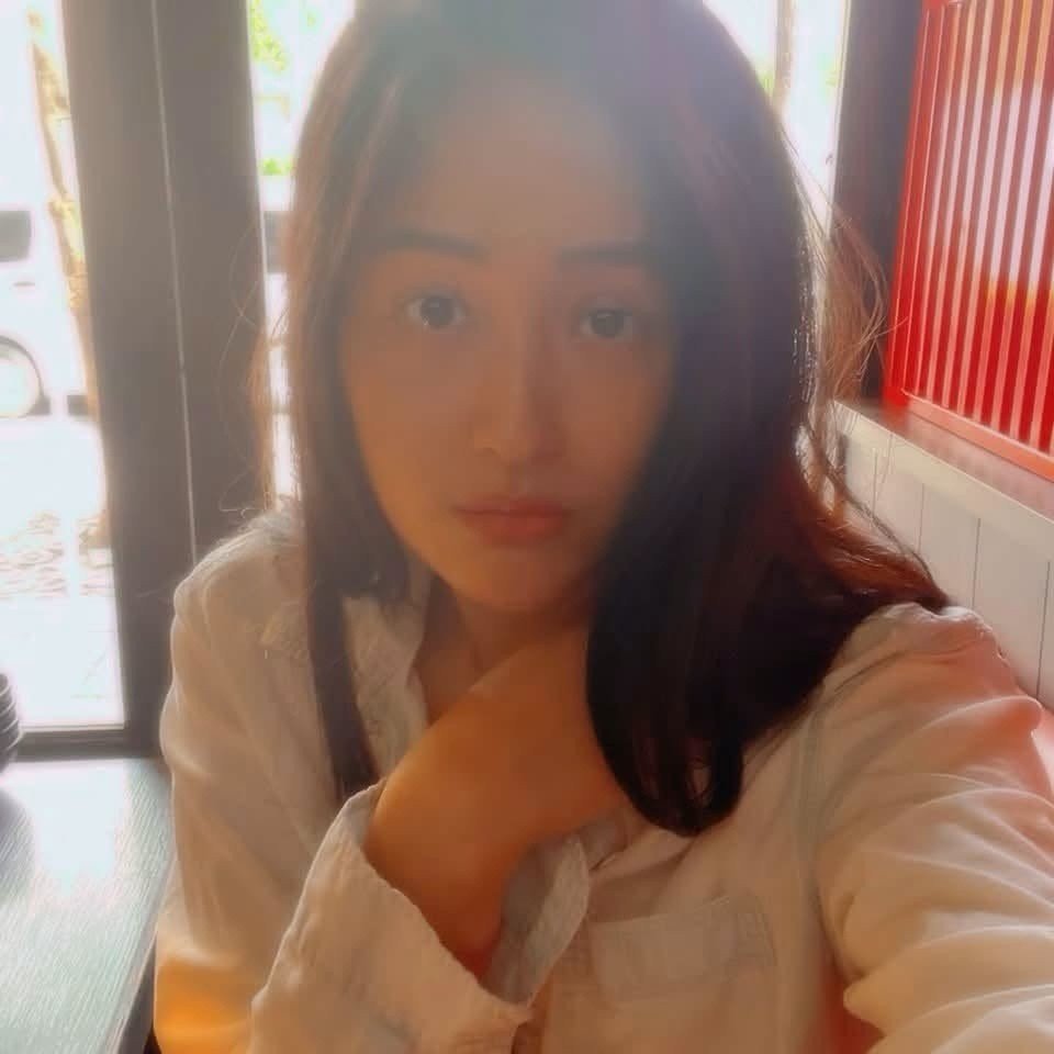 12-1783859199-mai-phuong-thuy-gay-xon-xao-voi-dong-trang-thai-day-tam-trang-ve-chuyen-het-yeu