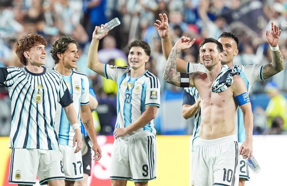 13-1783900929-messi-len-tieng-thach-thuc-tuyen-anh