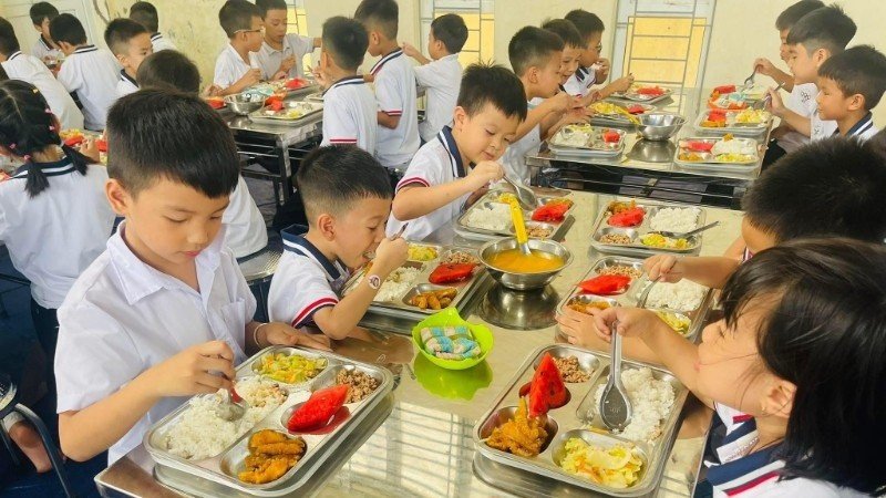 13-1783928460-ha-noi-de-xuat-tang-ho-tro-bua-an-ban-tru-len-40000-dongngay-cho-hoc-sinh-tieu-hoc