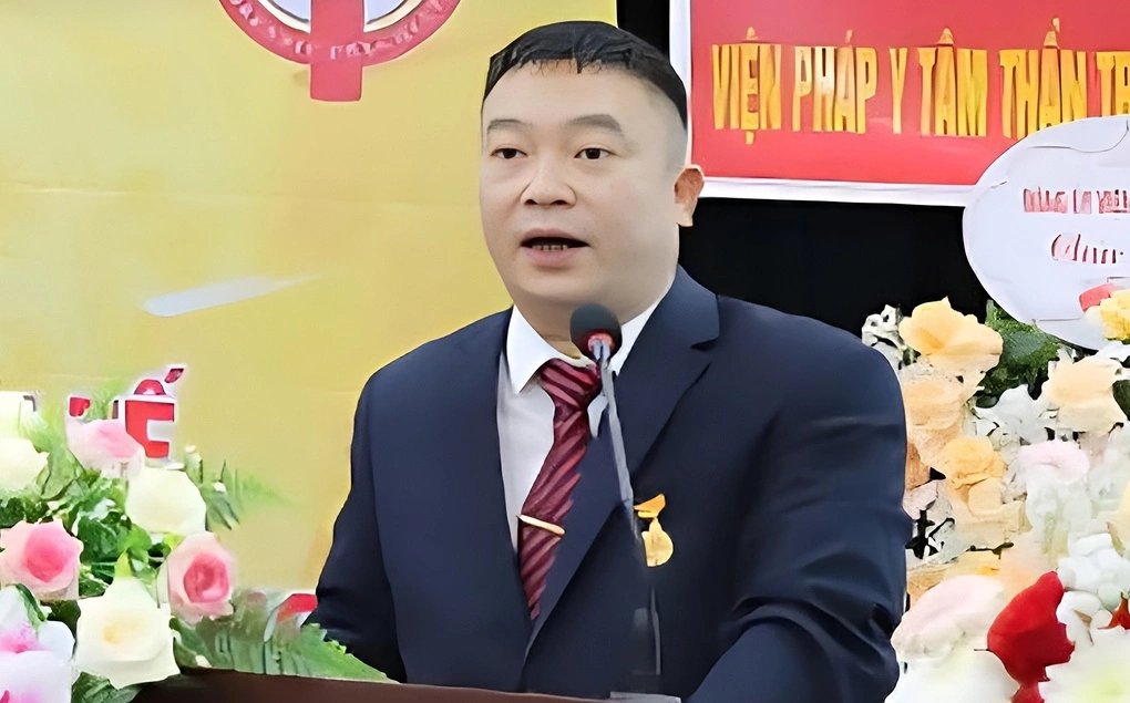 13-1783958519-to-giay-tren-coc-tien-trong-ket-sat-lo-duong-day-chay-viec-cua-cuu-vien-truong-phap-y-tam-than-trung-uong