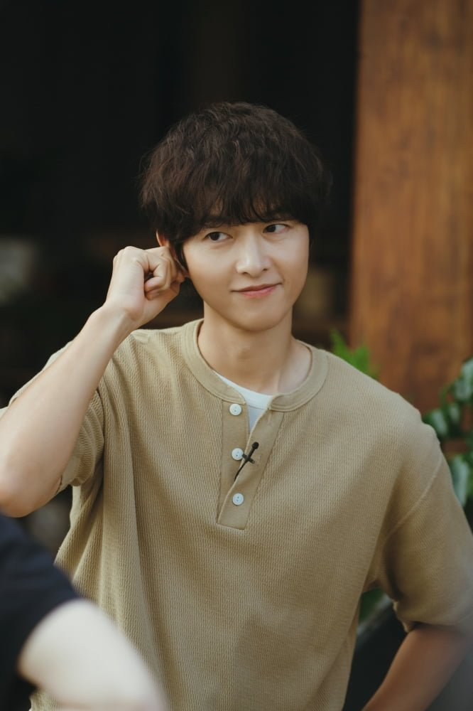 14-1783998869-ro-tin-don-song-joong-ki-ly-hon-voi-vo-tay-lam-canh-the-tham-vi-su-nghiep-lien-tuc-cham-day