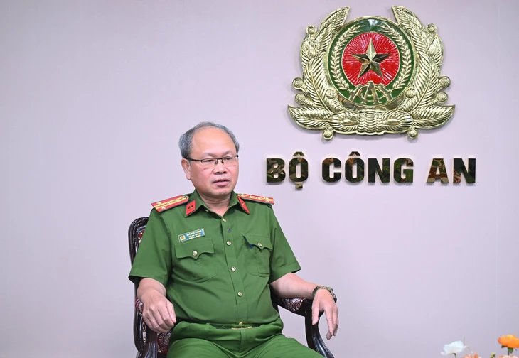 Bộ Công an thông tin thêm về quy định 'người thân, bạn bè ở qua đêm phải thông báo lưu trú' - Ảnh 1.