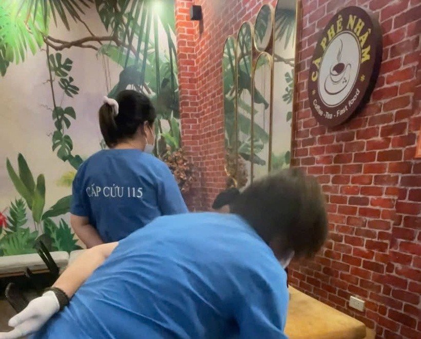 Điều dưỡng trưởng cứu nam thanh niên ngừng tim sau cơn co giật tại quán cà phê