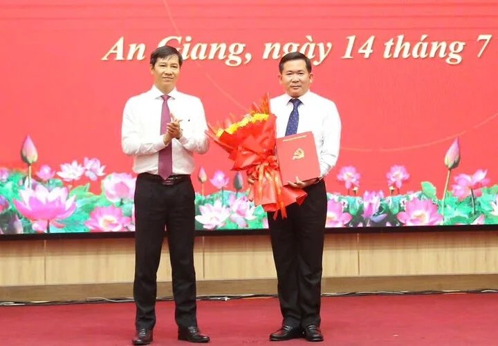 14-1784023770-trung-tuong-dinh-van-noi-giu-chuc-pho-bi-thu-tinh-uy-an-giang-kiem-bi-thu-dang-uy-dac-khu-phu-quoc