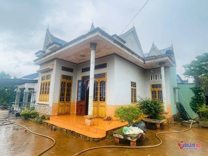 15-1784074592-ao-vong-doi-doi-noi-xu-nguoi-va-nhung-giot-nuoc-mat-hoi-huong-cua-phan-doi-lam-lo
