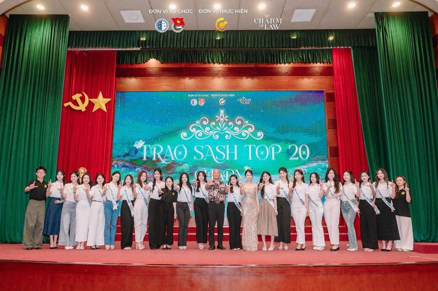 15-1784112275-charm-of-law-2026-hanh-trinh-toa-sang-cua-nhung-nu-sinh-tai-sac-ven-toan