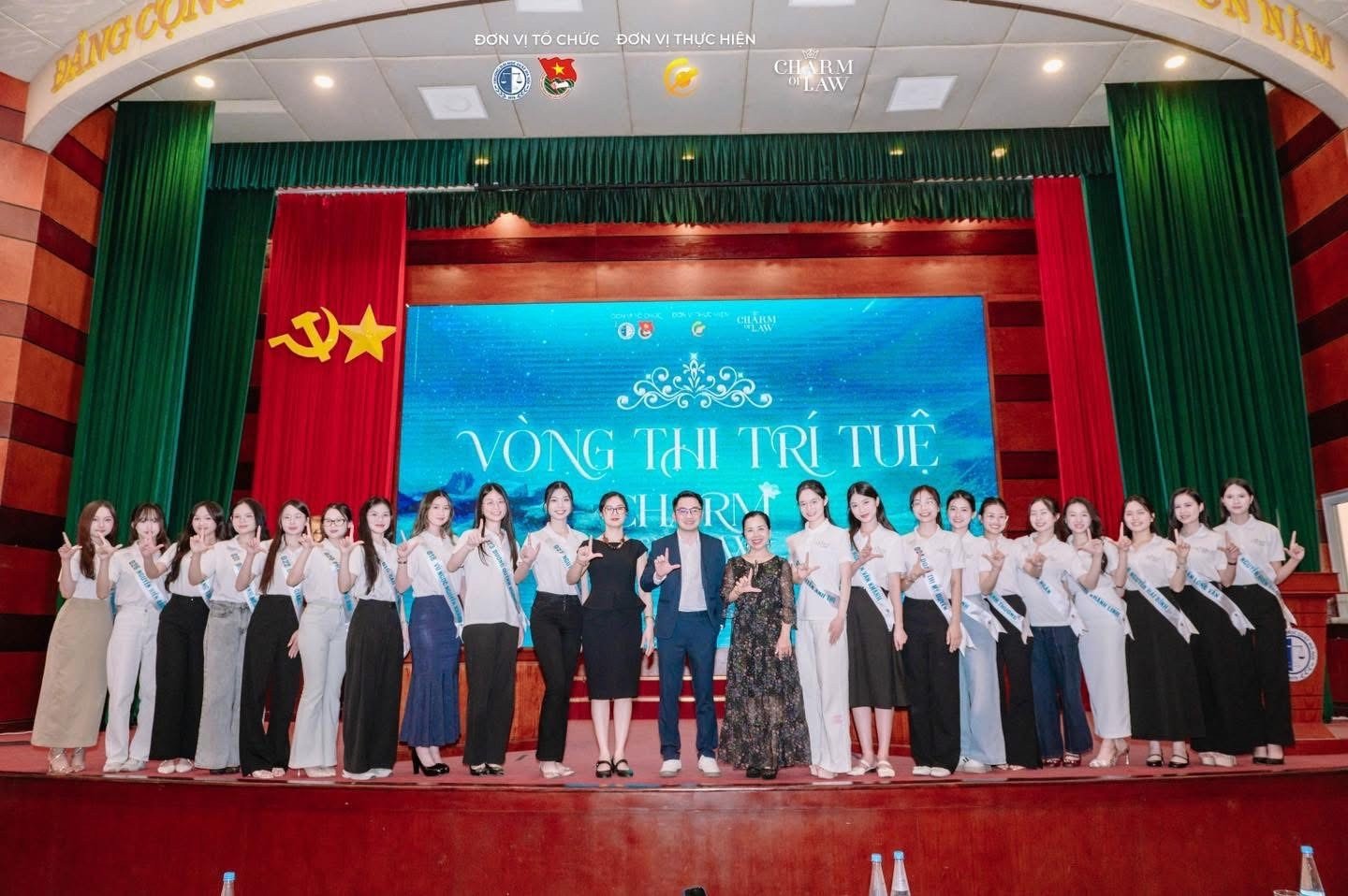 15-1784112275-charm-of-law-2026-hanh-trinh-toa-sang-cua-nhung-nu-sinh-tai-sac-ven-toan