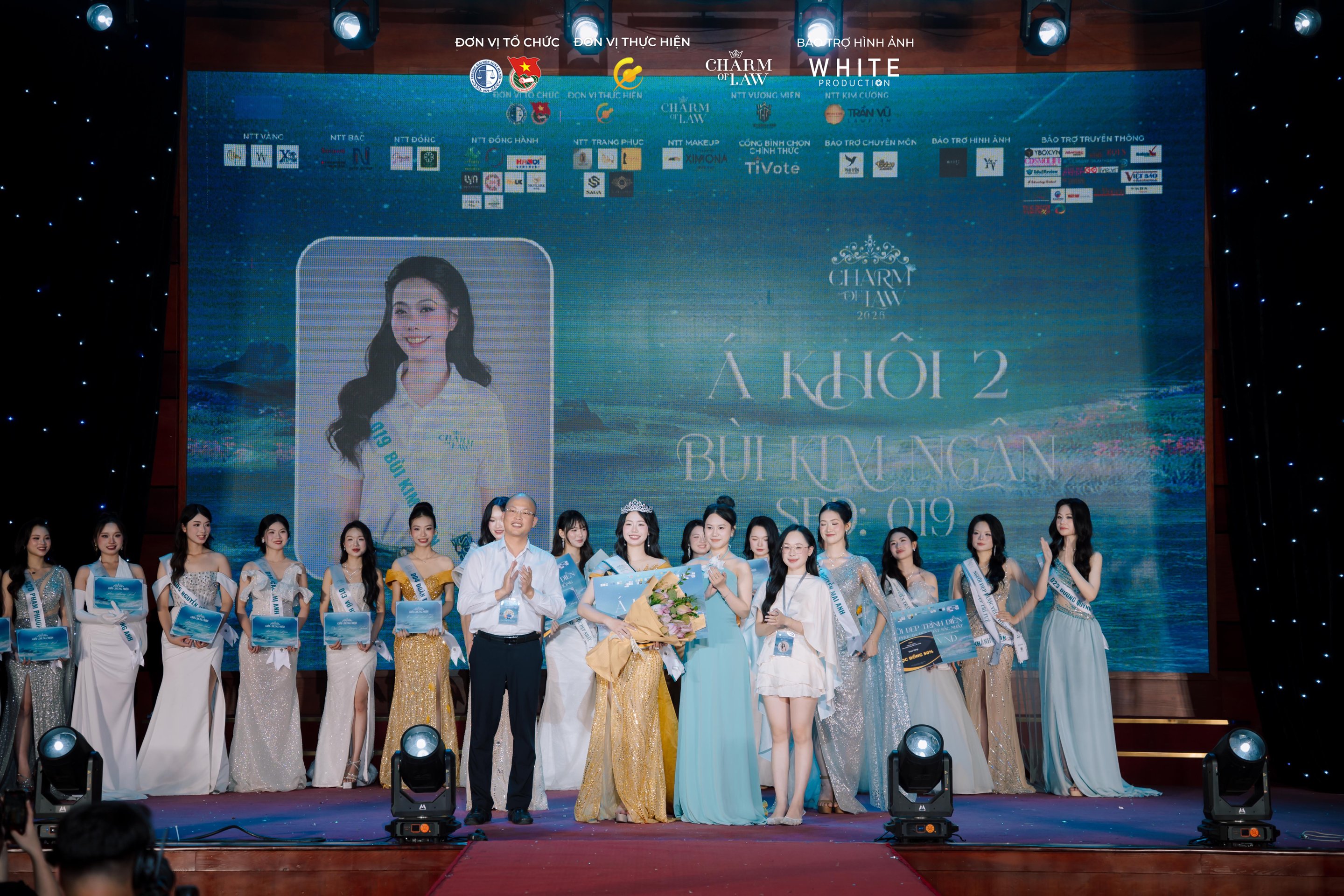 15-1784112277-charm-of-law-2026-hanh-trinh-toa-sang-cua-nhung-nu-sinh-tai-sac-ven-toan