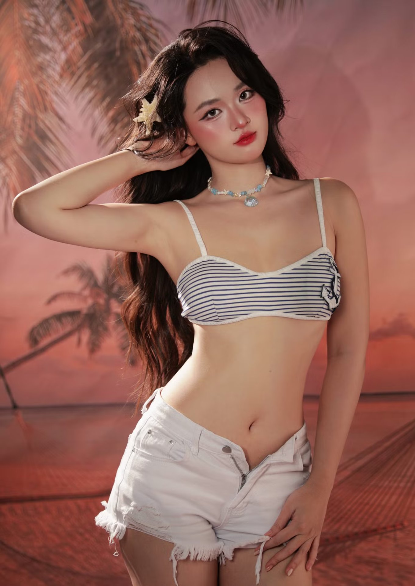 16-1784175031-bo-tu-my-nhan-thanh-hoa-do-bo-hoa-hau-viet-nam-2026-noi-got-dan-chi-do-thi-ha-de-toa-sang