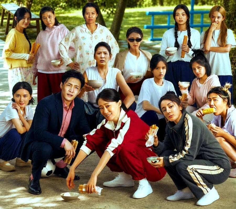 17-1784271504-phim-kungfu-nu-tuc-cua-chau-tinh-tri-vuong-bao-chi-trich-tai-han-quoc-ranh-gioi-nao-giua-hai-huoc-va-miet-thi