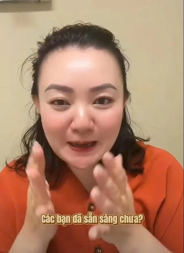 19-1784444129-than-dong-am-nhac-xuan-mai-bat-khoc-trong-ngay-tai-xuat-sau-nhieu-nam-o-an