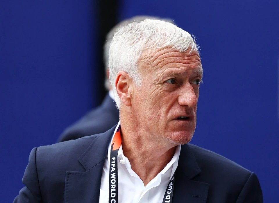 20-1784556234-deschamps-chia-tay-tuyen-phap-trong-bat-man