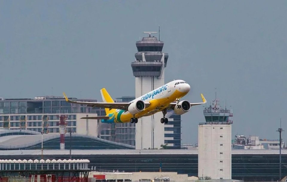 21-1784600392-mua-ve-vietnam-airlines-nhung-bay-bang-may-bay-philippines-vi-sao
