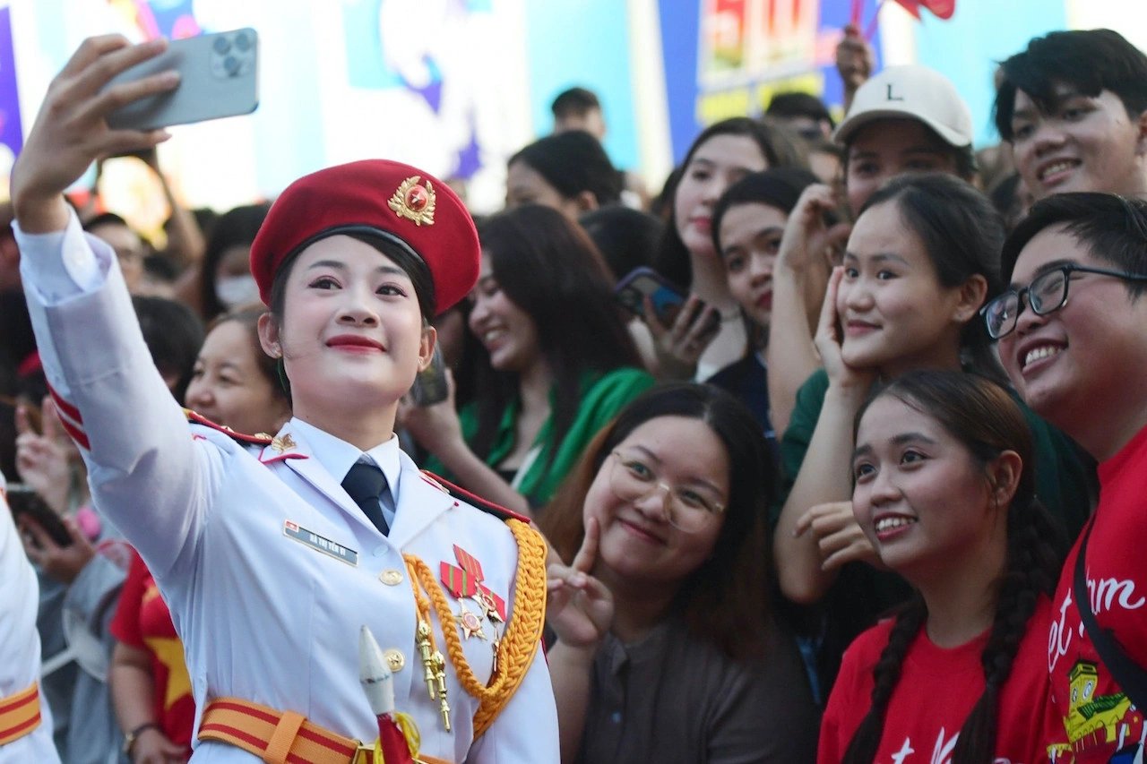 21-1784617274-standard-chartered-nang-du-bao-tang-truong-gdp-viet-nam-ky-vong-kinh-te-tiep-tuc-but-pha