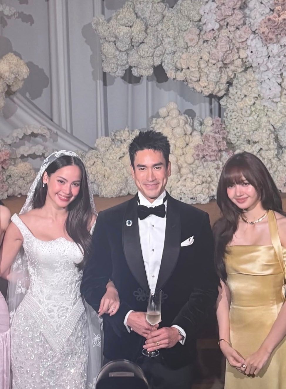 Baifern bị sao nam xô ngã lăn quay ra đất, dàn sao hạng A loạn như "ong vỡ tổ" - Ảnh 9.