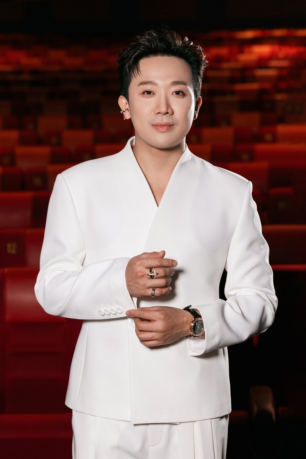 21-1784638181-tran-thanh-gay-bat-ngo-khi-lot-de-cu-top-100-guong-mat-dep-nhat-the-gioi-2026