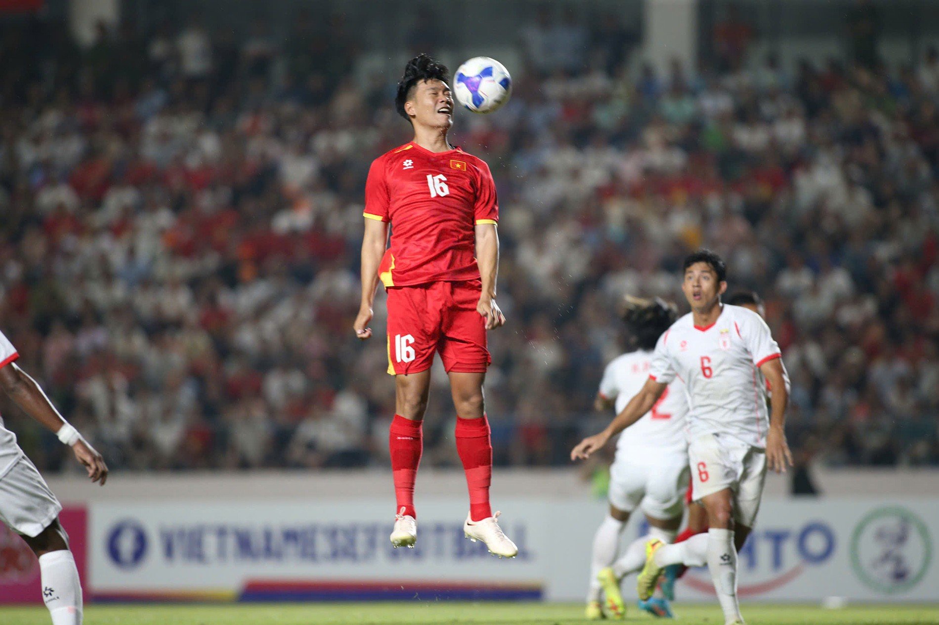 21-1784645153-thanh-chung-gap-su-co-ngoai-y-muon-truoc-ngay-tuyen-viet-nam-ra-quan-tai-asean-cup-2026