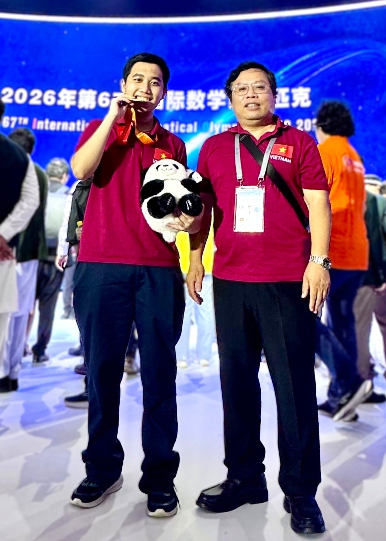22-1784686211-tu-lan-suyt-bi-loai-khoi-doi-tuyen-den-huy-chuong-vang-olympic-toan-quoc-te-nam-sinh-chon-theo-nghe-giao