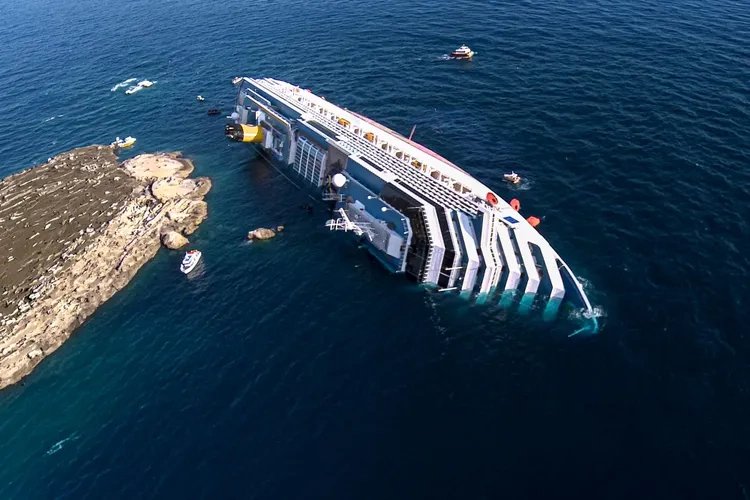 22-1784686809-chuoi-quyet-dinh-sai-lam-tren-buong-lai-dan-toi-tham-kich-titanic-cua-italy