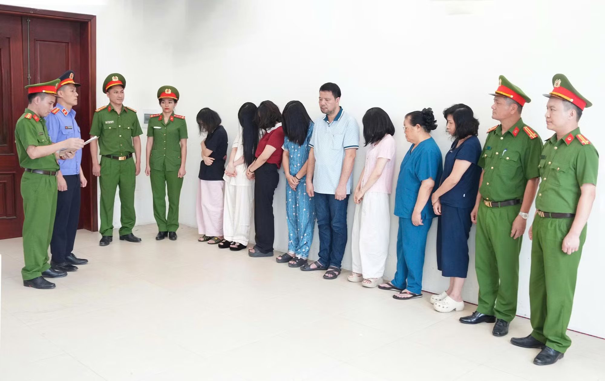 nhom-doi-tuong-2-9276.jpg